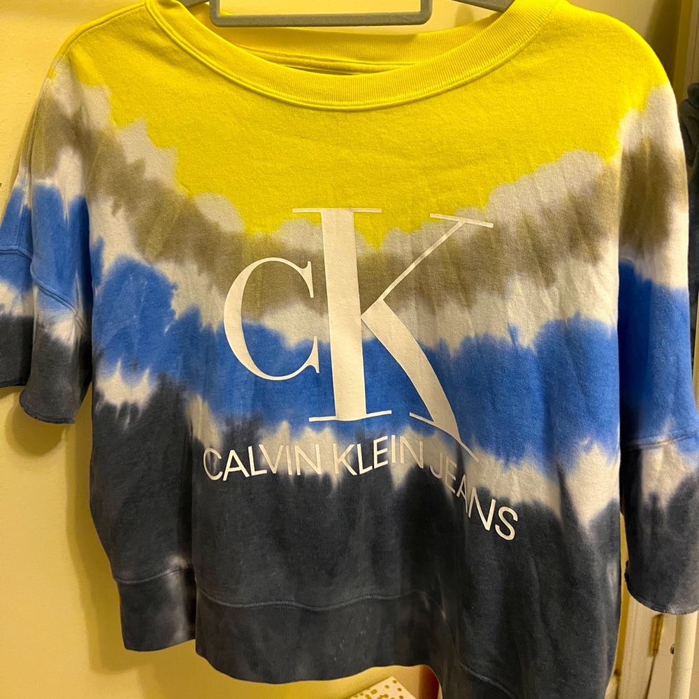Crew neck half- sleeve sweater